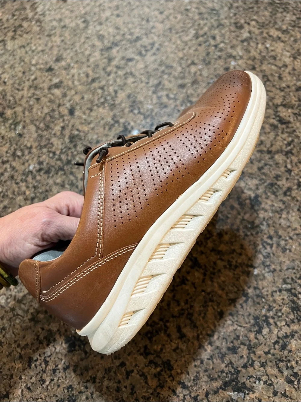 Boys Johnston and Murphy dress shoes size 5.5